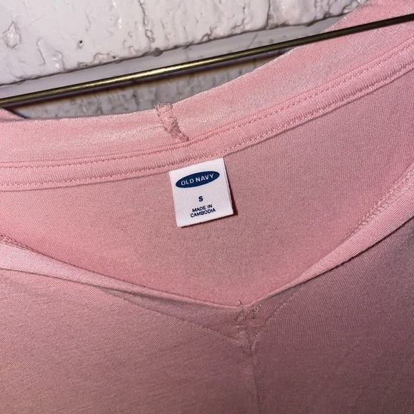 Old navy pink long sleeve shirt hooded drawstring light weight - Picture 3 of 8